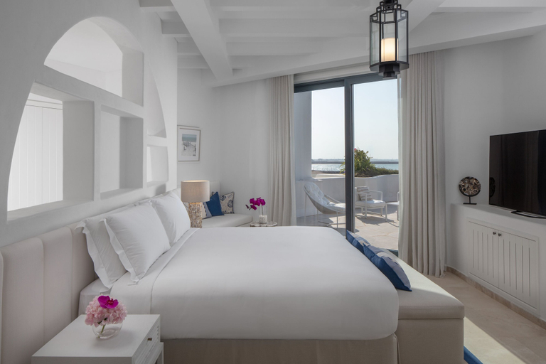 Bedroom 5, Anantara Retreat Santorini Abu Dhabi - Adults Only