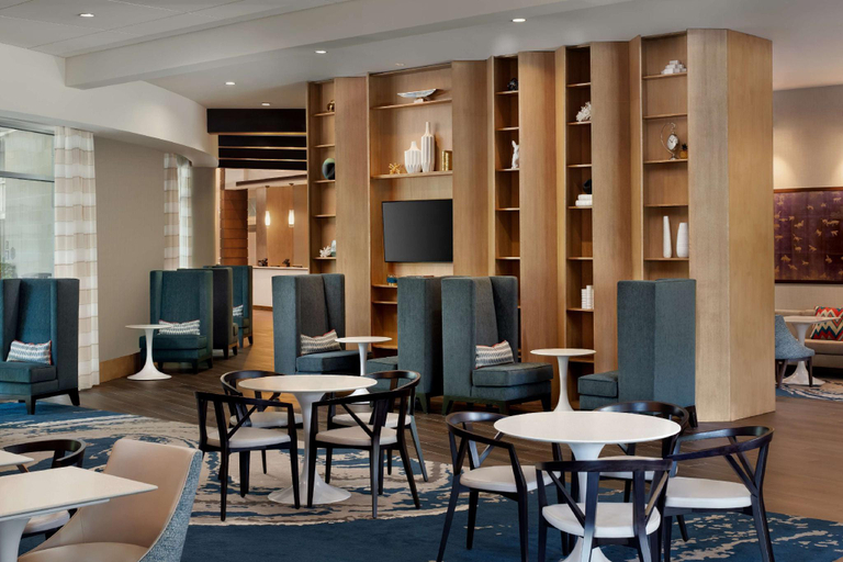 Public Area 2, Hampton Inn & Suites Teaneck Glenpointe, Bergen