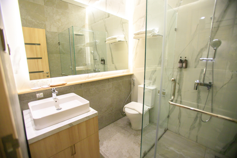 Bathroom 4