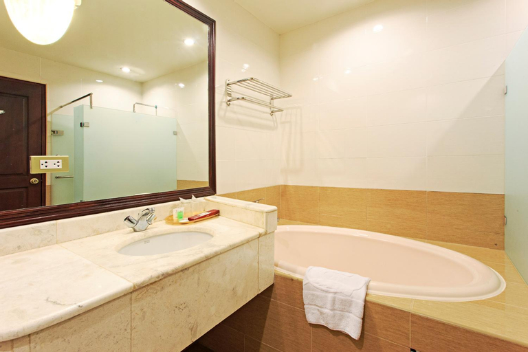 Bathroom 7