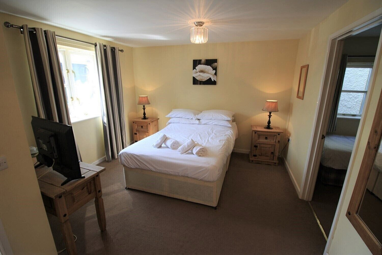 Bedroom 3, The Riverside Inn, Gloucestershire