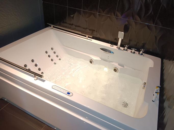 Bathroom 5, Jizan Park Hotel, Jizan