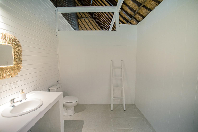 Bathroom 15
