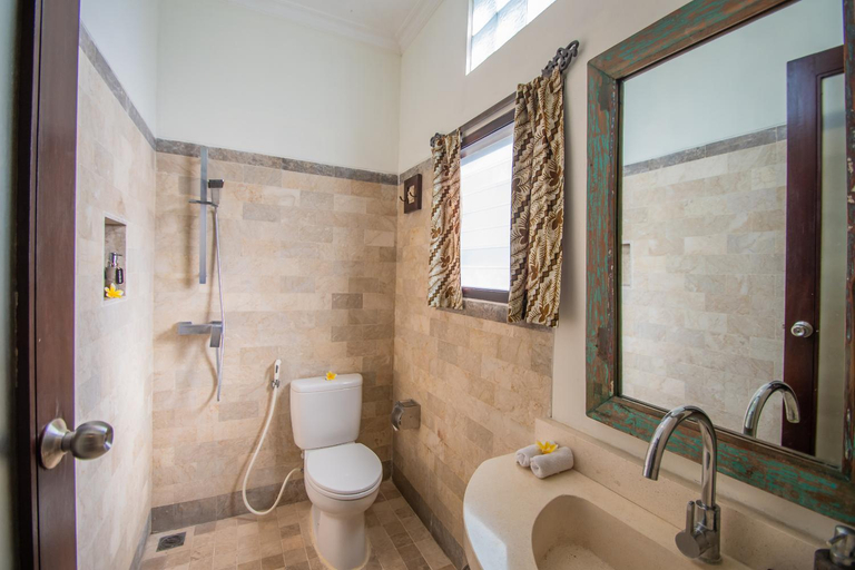 Bathroom 3, Kembali Lagi Guest House, Denpasar