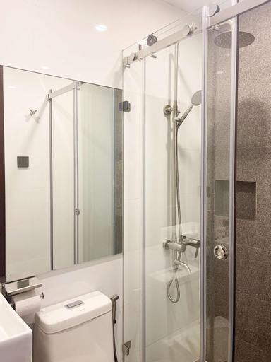 Bathroom 10