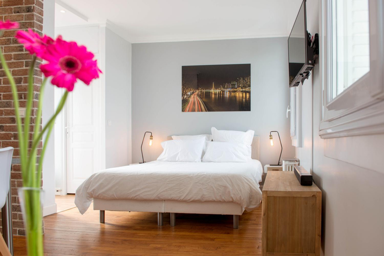 Bedroom 2, Eiffel Tower view terrace Saint Germain des Pres, Paris