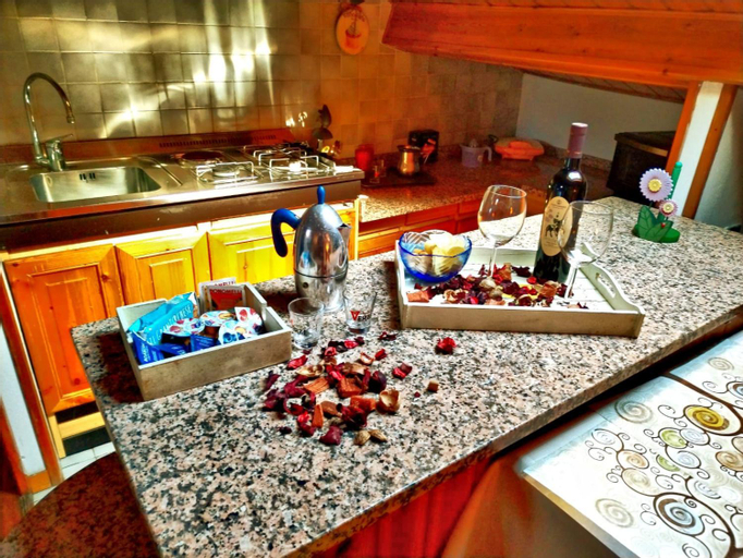 Food & Drinks