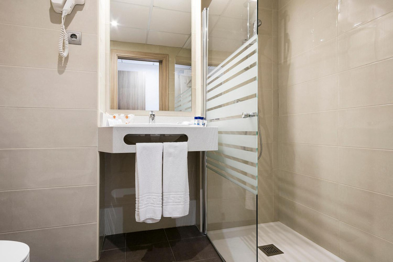 Bathroom 2, Best San Francisco, Tarragona