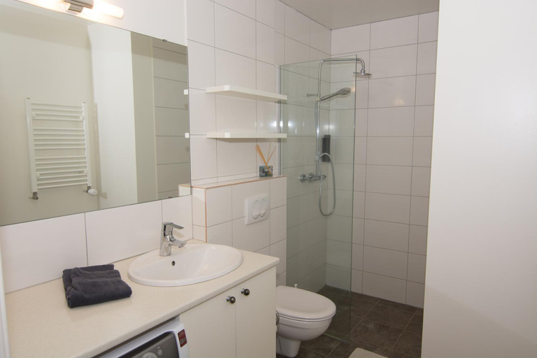 Bathroom 2, Acco Town Square Apartments, Akureyri
