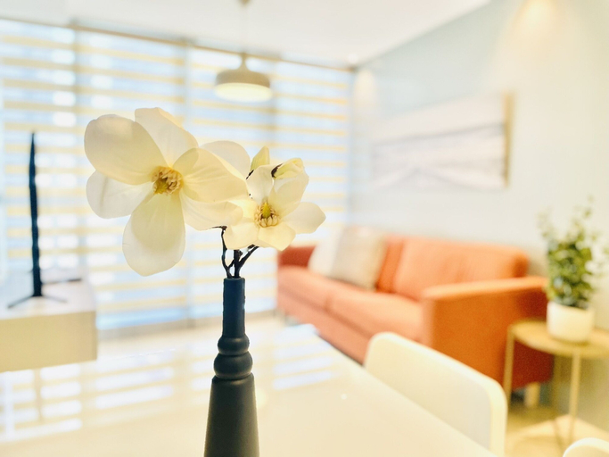 Food & Drinks 4, Uptown Parksuites 1, Taguig