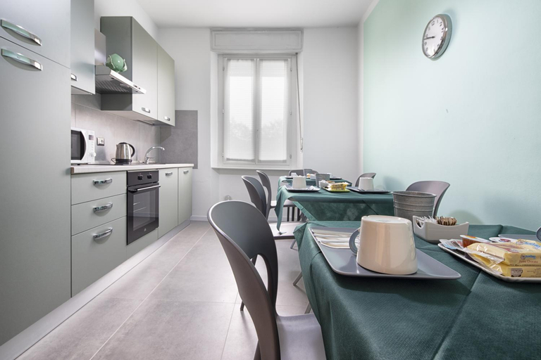 Dining Room 10