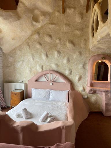 Others 4, Anemoessa, Peloponnese