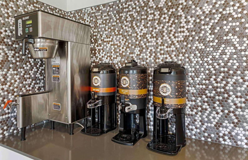 Food & Drinks 5, Extended Stay America Suites - Redlands, San Bernardino