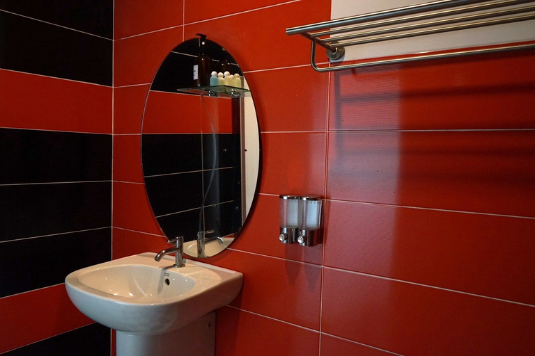 Bathroom 5, Chaiyai River Front Hotel, Sichon