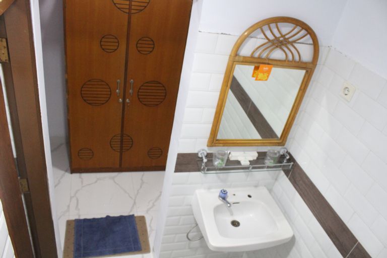 Bathroom 8