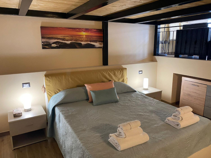 Others 2, SUNSET LOFT, Messina