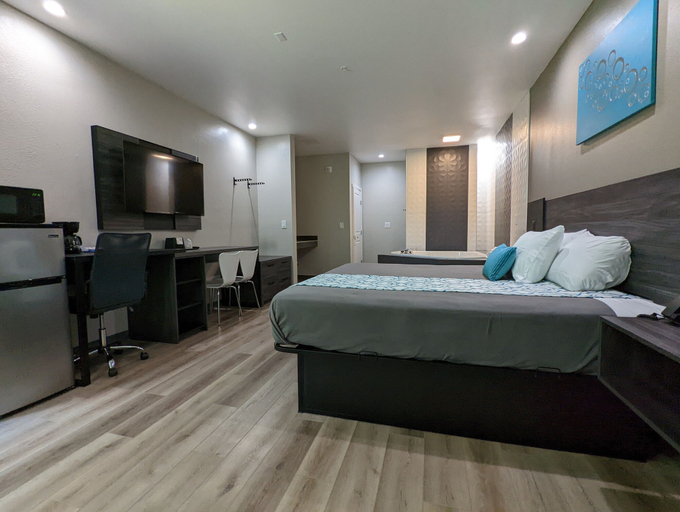 Bedroom 4, Crystal Inn Jacinto City, Houston