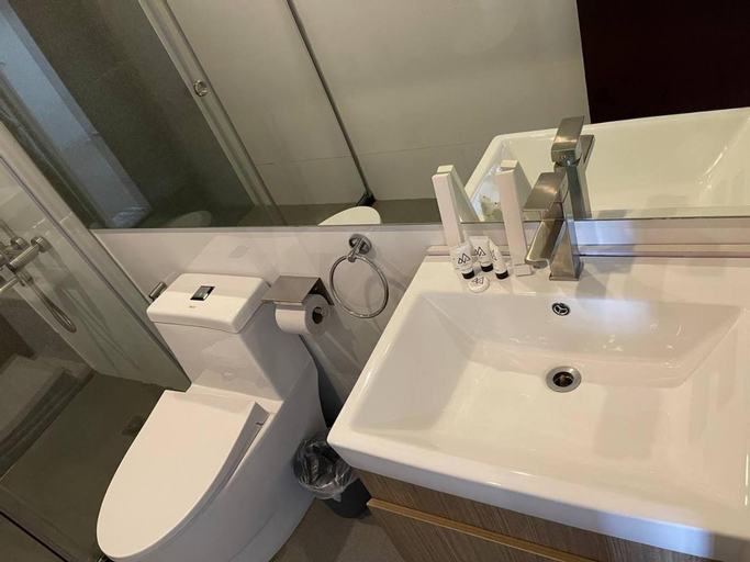 Bathroom 5