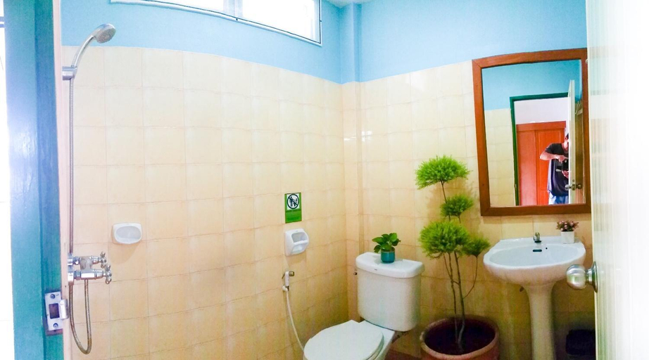 Bathroom 4, J Holiday Inn, Mueang Krabi