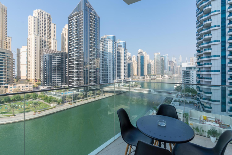 Sport & Beauty 2, Vacay Lettings - Waterfront Luxury home with full Marina view, Dubai