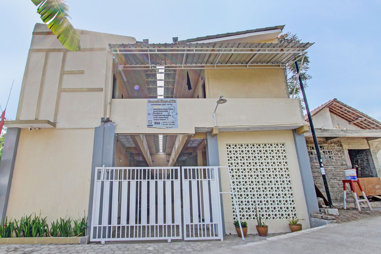Exterior & Views 1, OYO Life 93034 Ayri Home, Banyuwangi