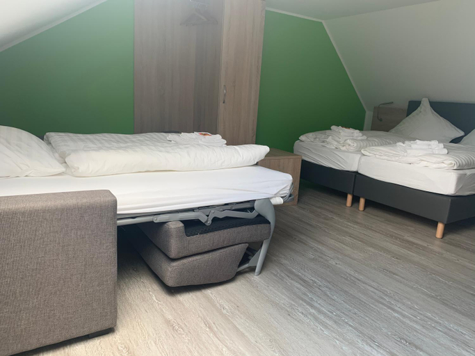 Bedroom 3, Hotel Unter den Linden, Märkischer Kreis