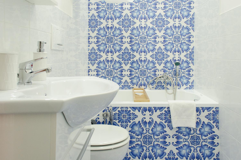 Bathroom 4, Civico10, Napoli