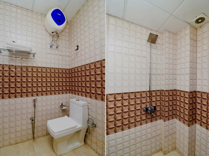 Bathroom 4, Ace Prime Hotel, Gautam Buddha Nagar
