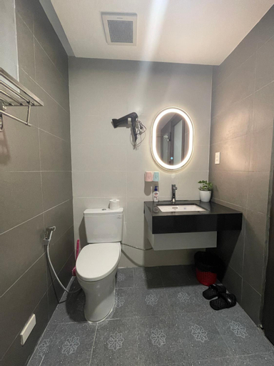 Bathroom 6