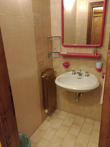 Bathroom 4, Sasso Nero, Sondrio