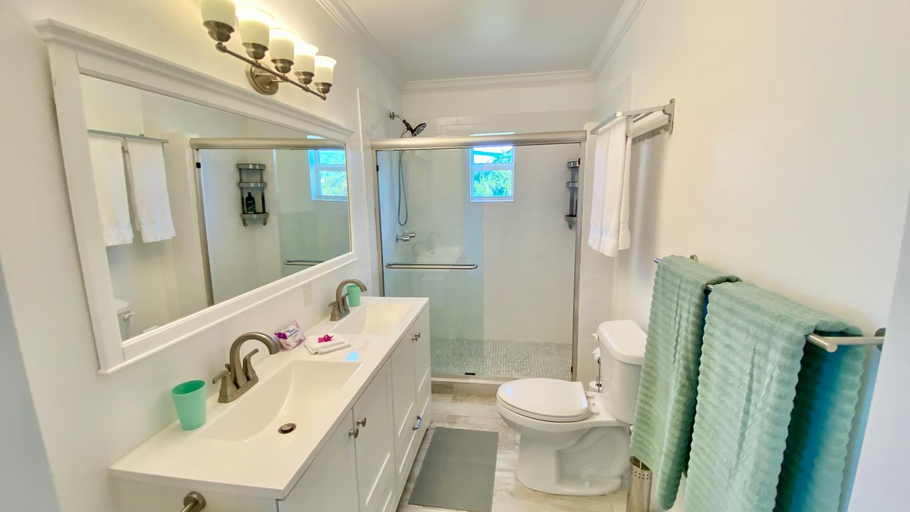 Bathroom, Eleuthera Retreat - Private Villa & Cottages on pink sand beachfront