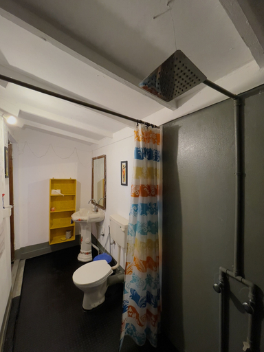 Bathroom 3, Kranti Yoga Tradition, South Goa