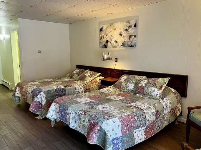 Bedroom 2, The Wayside Inn, Grafton