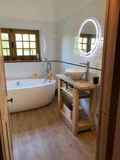 Bathroom, Moulin d'Ignieres, Sarthe