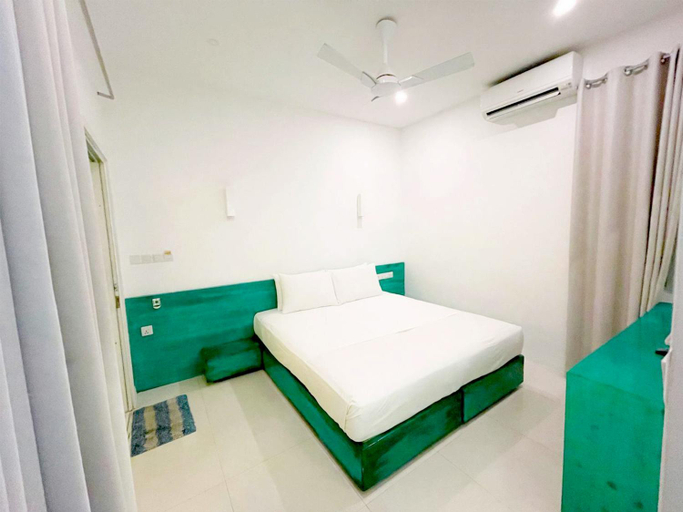 Bedroom 3, Planktons Beach Hotel, Malé