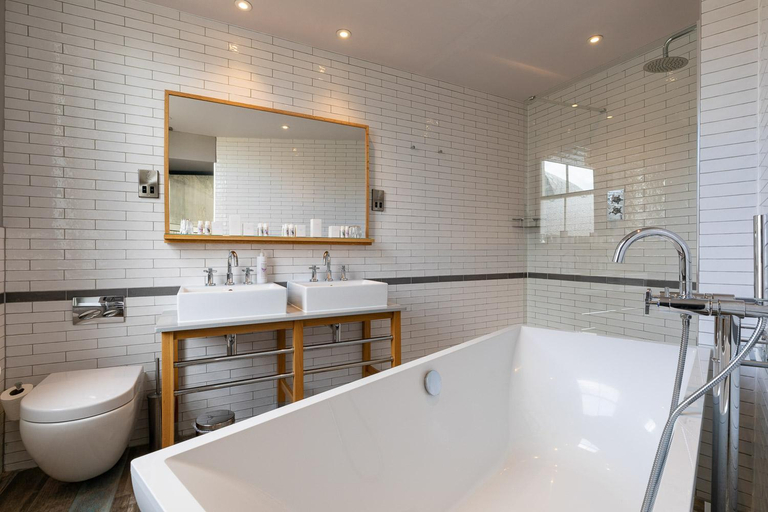 Bathroom 3, The Brook Green Hotel, London