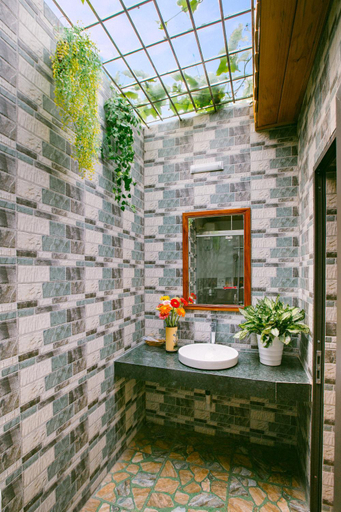 Bathroom, Hang Mua Central Homestay, Hoa Lư