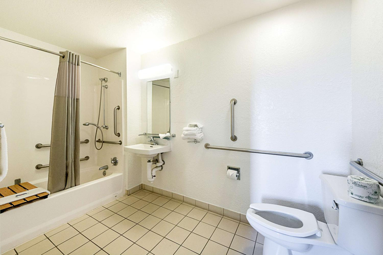 Bathroom 3, Motel 6 Mcallen Tx, Hidalgo