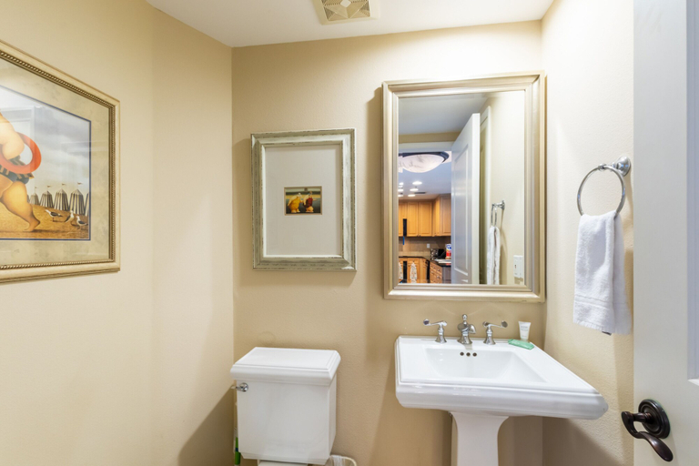 Bathroom 4, 1 Portofino 1005, Escambia