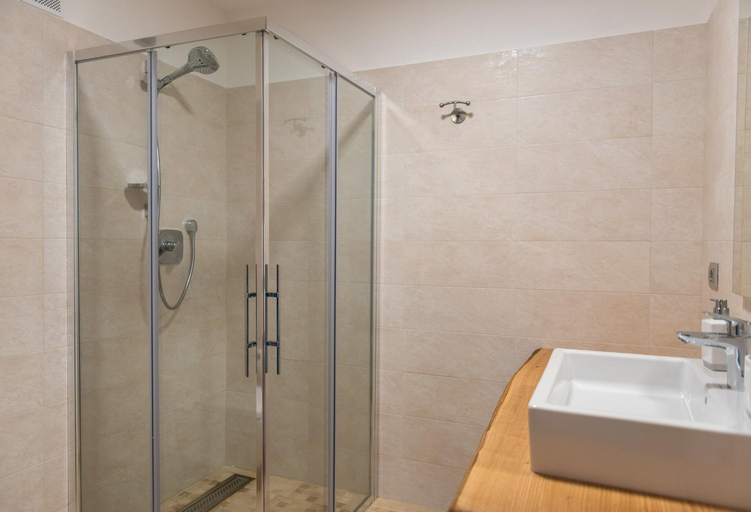 Bathroom 5, I Boschetti, Cuneo