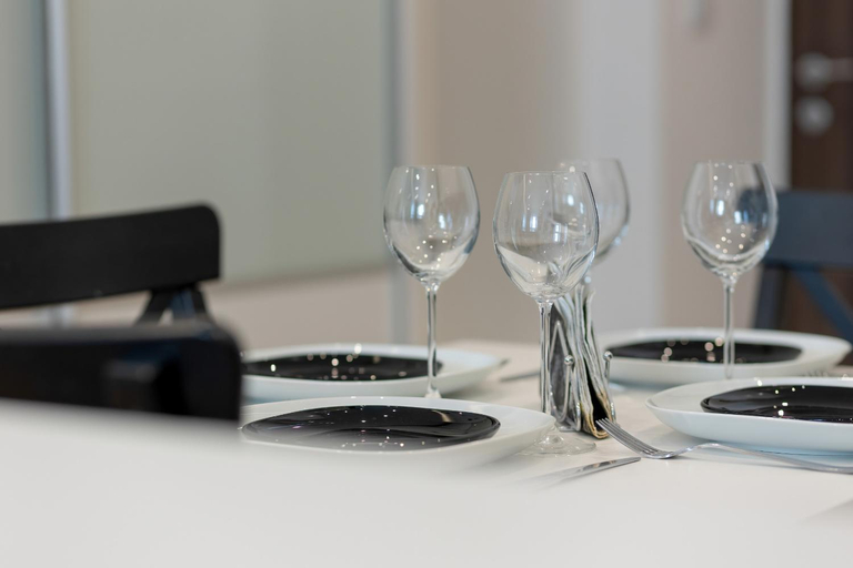 Food & Drinks 4, Metro Plocka Exquisite Apartments by Noclegi Renters, Warsaw