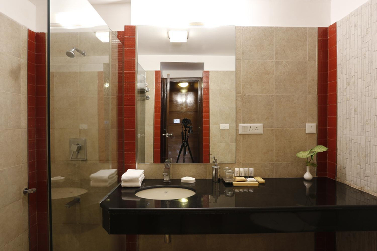 Bathroom 3, The Riverview Retreat Corbett by Leisure Hotels, Nainital