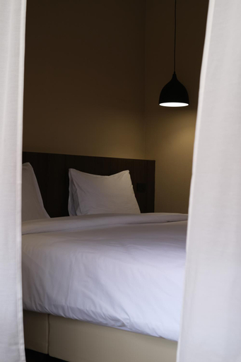 Bedroom 23