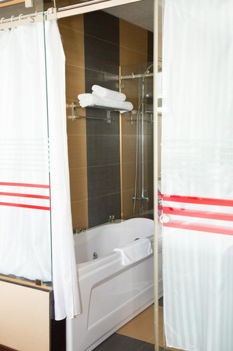 Bathroom 4, Hai Ba Trung Hotel and Spa, Buon Ma Thuot