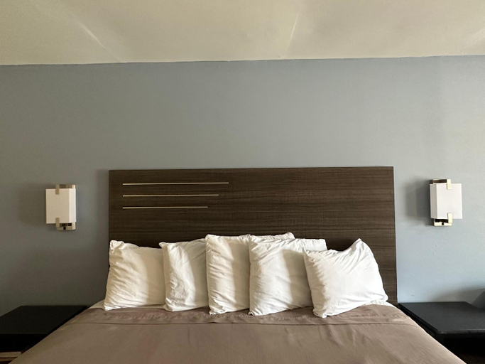 Bedroom 2, Express Inn Hartselle, Morgan