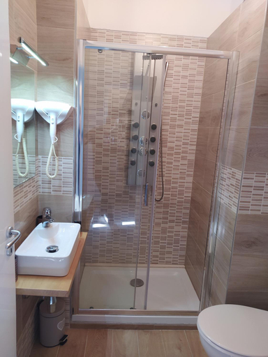 Bathroom 5, The Queen Tropea, Vibo Valentia