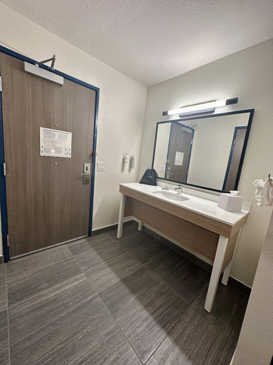 Bathroom 5, Spark by Hilton Fort Wayne, Allen