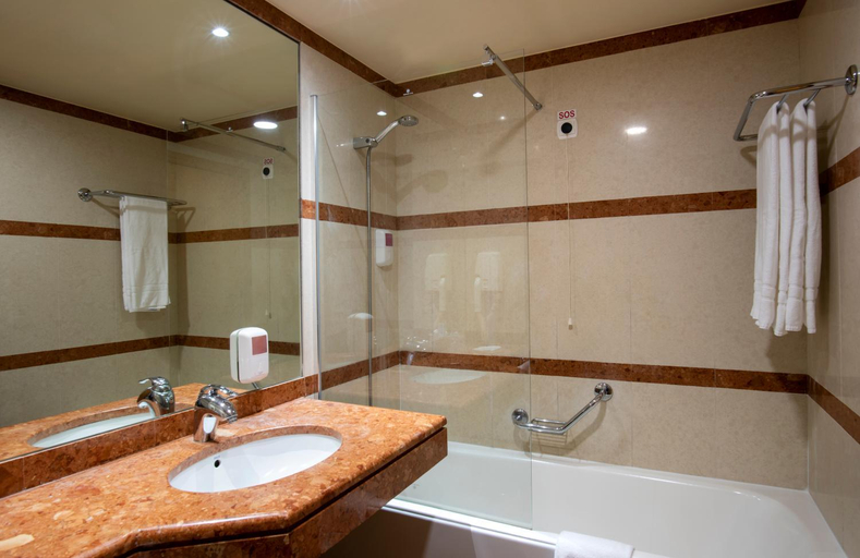 Bathroom 4, Monte Mar Palace Hotel, São Vicente