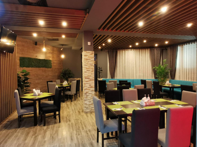 Food & Drinks 3, Casa Burduhos, Campulung Moldovenesc
