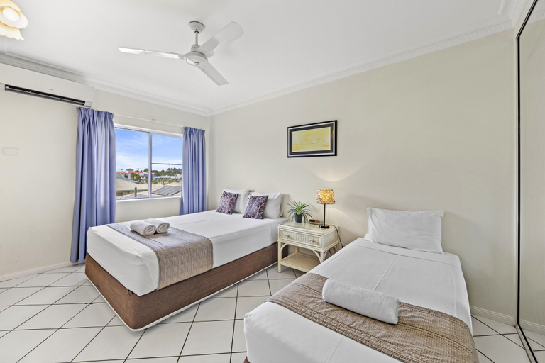 Bedroom 4, Koala Court Holiday Apartments, Cairns
